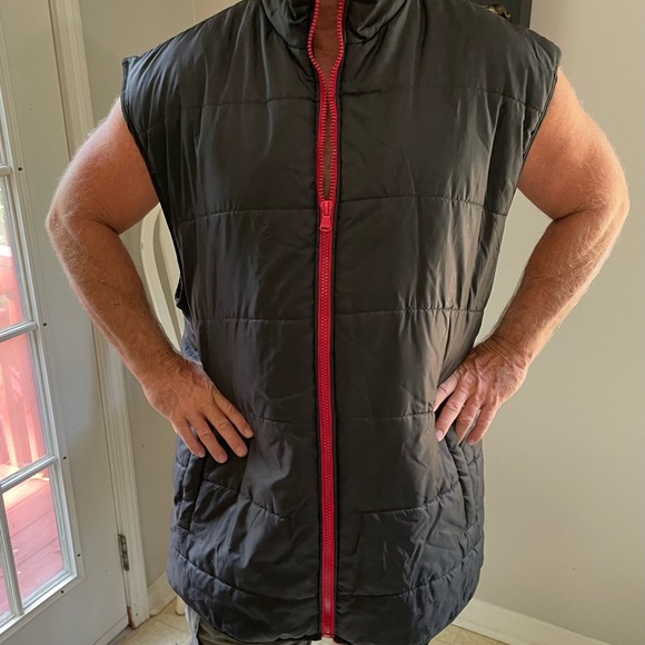 Enyoce Sean Combs Co. 5X Zipper Puffer/Wind breaker Vest. Black with Red zipper. - Picture 2 of 7